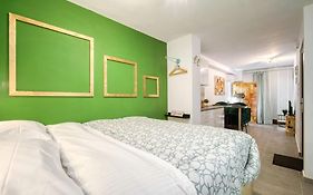 Modern Boutique Apartment